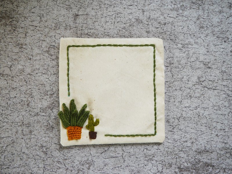 多肉肉  手工刺繡杯墊 - 杯墊 - 棉．麻 綠色
