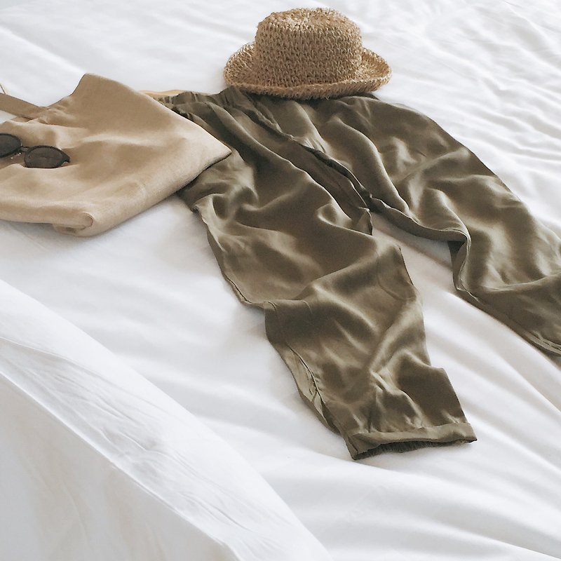 Chillin Pants : Green Leaf - Women's Pants - Other Materials Green