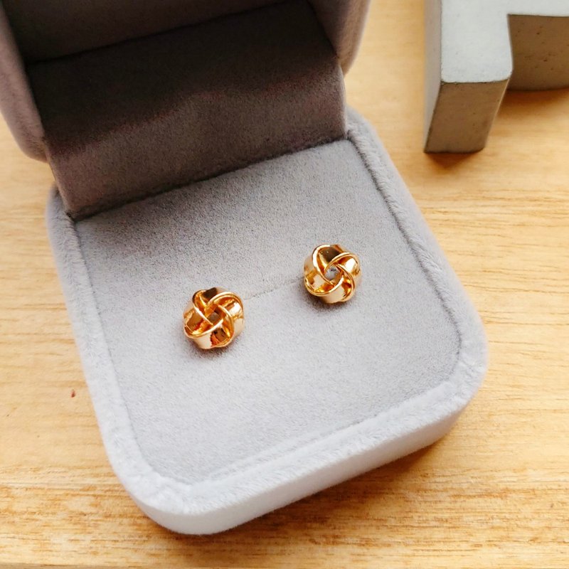 Hand-wound wide knot 925 sterling silver yellow plated 14K gold earrings - ต่างหู - เงินแท้ สีทอง