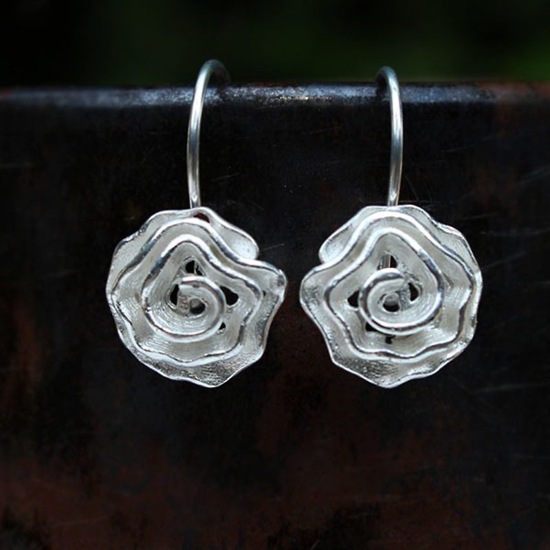銀製大玫瑰吊墜耳環 - 耳環/耳夾 - 純銀 