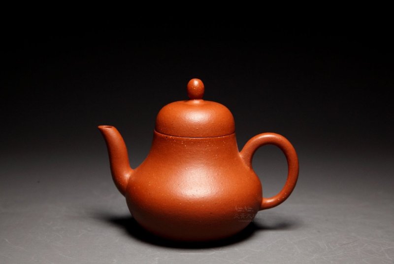 【Xiao Si Ting】 Yan Huang Da Di Art Chubby Boss Long Shan Tang Traditional Handmade Xiao Mei Kiln Old Zhu Ni 9 - Teapots & Teacups - Pottery Red
