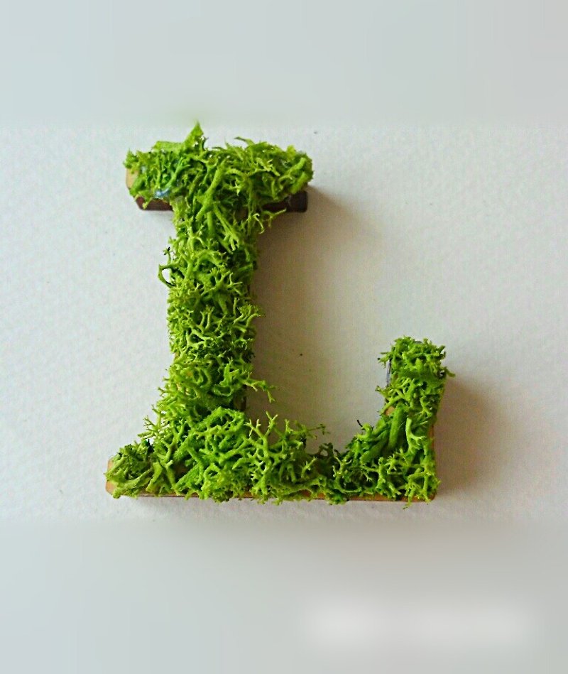 Wooden Alphabet Object (Moss) 5cm/Lx 1 piece - ของวางตกแต่ง - ไม้ สีเขียว