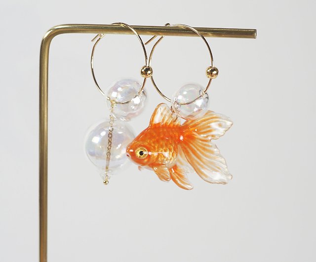 Orange goldfish smart earrings ear clip independent design  three-dimensional small animal creative jewelry - Shop  springdawn-handmadejewelry Earrings & Clip-ons - Pinkoi