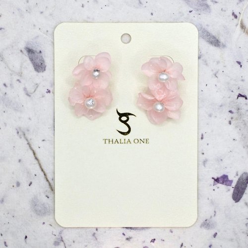 THALIA ONE 療癒系手作飾品 自信之作 優雅啟程系列 真花 天然珍珠 粉紅色 (耳針/耳夾/耳環)