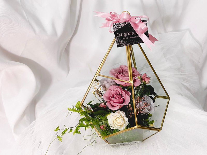 Immortal night light flower room with gift box, glass cover, birthday gift, wedding gift, Valentine's day flower gift - Dried Flowers & Bouquets - Glass Pink