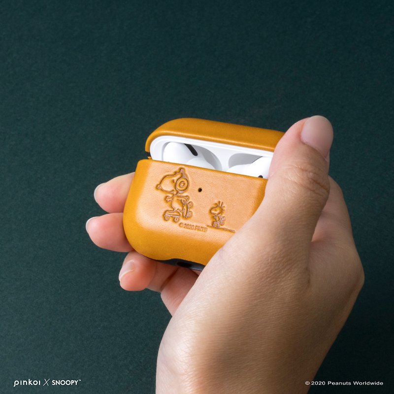 Peanuts co-branded limited edition - AirPods Pro Leather Case Caramel