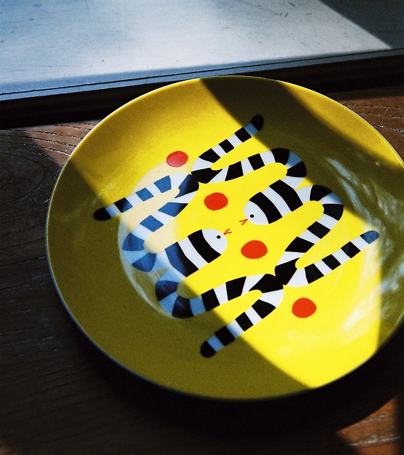 Lin Li's mother-in-law OLINLIO toothpicks handmade original ceramic plate - เฟอร์นิเจอร์อื่น ๆ - ดินเผา สีเหลือง