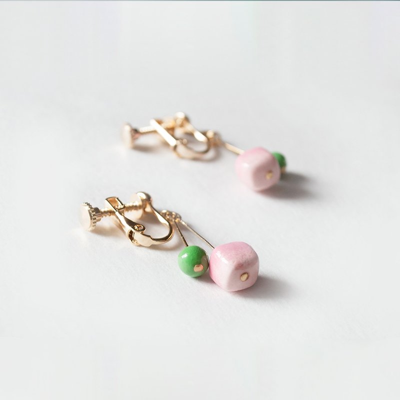 Matcha incense (earrings / ear clip) / Original pure handmade lovely pink cherry green tea color Fang Fang earrings ear clip earrings imported material TeaTime / cherry blossom season - ต่างหู - วัสดุอื่นๆ หลากหลายสี