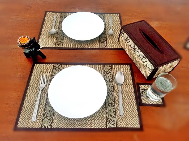 A set of 1 reed placemat 1 reed coaster and 1 reed napkin holder, Thai handmade - Coasters - Plants & Flowers Brown