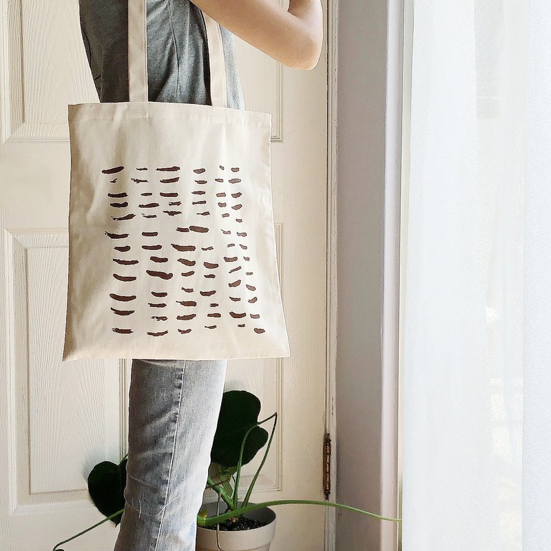 Falling pine cones. tote bag silk screen printing - Handbags & Totes - Cotton & Hemp Brown