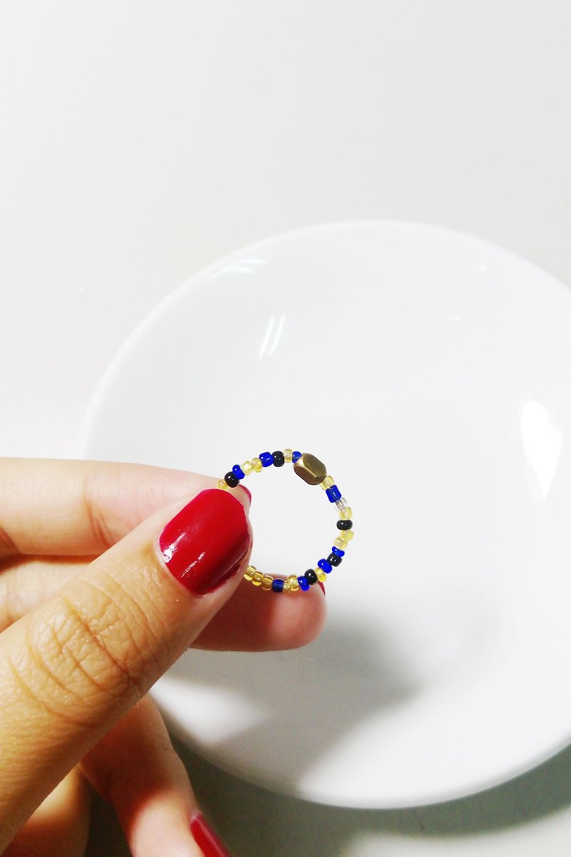 Umbrella Festival - Glass beads brass ring - แหวนทั่วไป - แก้ว สีน้ำเงิน