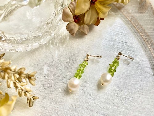 formica accessory 天然橄欖石跟淡水珍珠耳環 橄欖石 淡水珍珠 手作飾品 手作耳環
