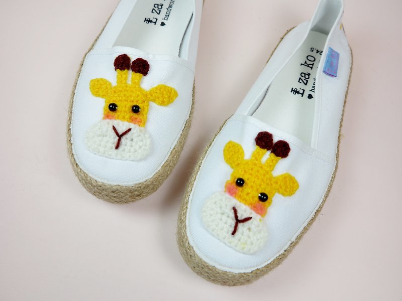 White cotton hand made canvas shoes giraffe models have a woven section - Women's Casual Shoes - Paper 