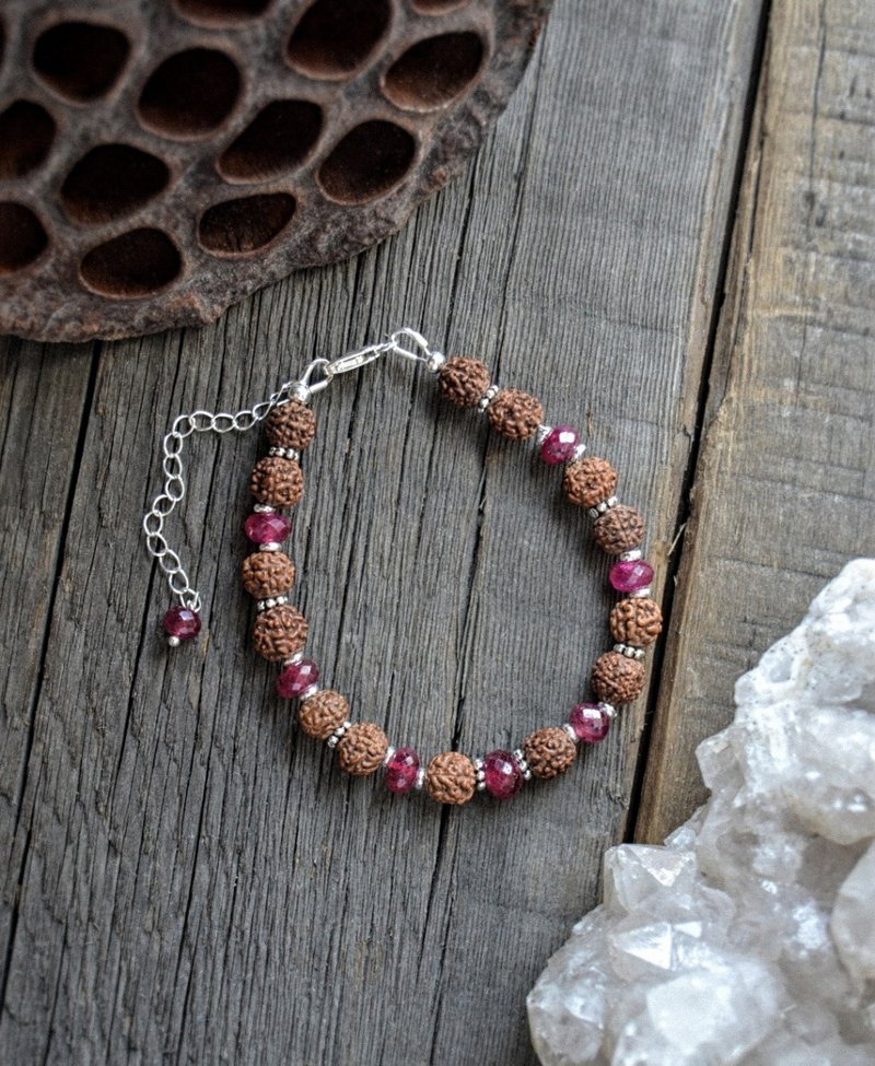 Natural Ruby and Rudraksha Bracelet with Silver - สร้อยข้อมือ - เครื่องเพชรพลอย สีแดง