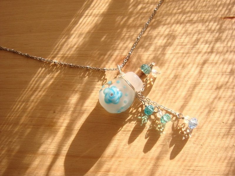Handmade glass grapefruit forest - pure snow - bottles of essential oils / aroma bottle necklace - Necklaces - Glass Multicolor