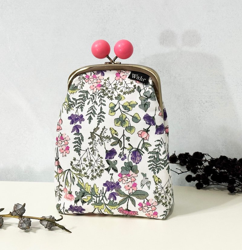 flowers clasp frame bag/with chain/ cosmetic bag - กระเป๋าคลัทช์ - ผ้าฝ้าย/ผ้าลินิน สึชมพู