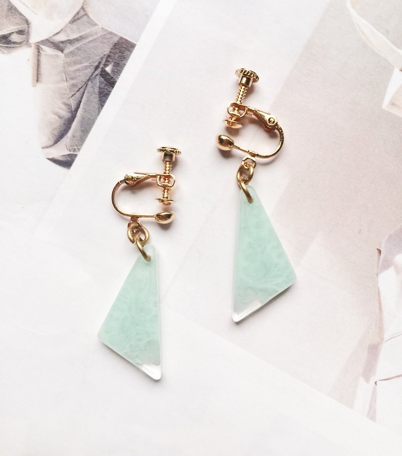 La Don - Earrings - Rendering - Long bevel triangle mint green ear pin / ear clip - ต่างหู - อะคริลิค สีเขียว