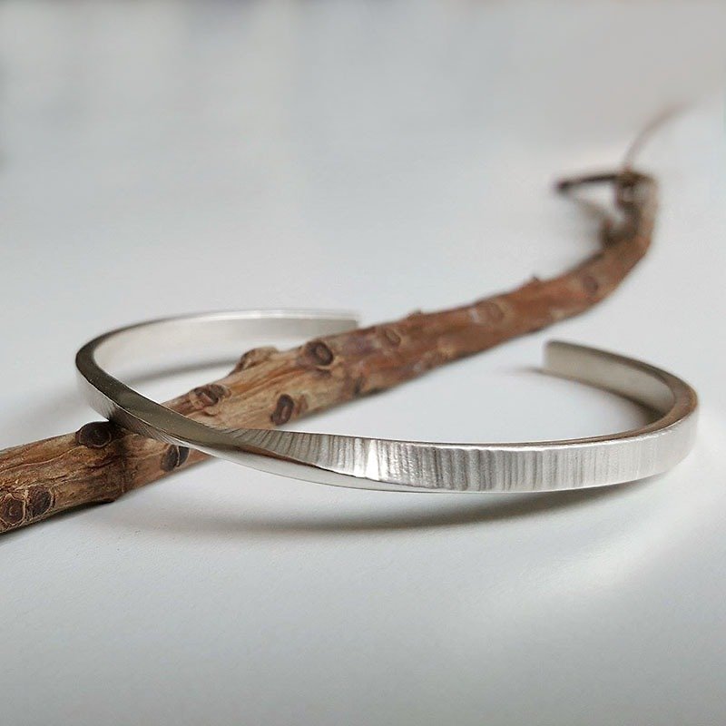 Wood grain twisted hand-forged Silver bracelet - Bracelets - Other Metals Silver