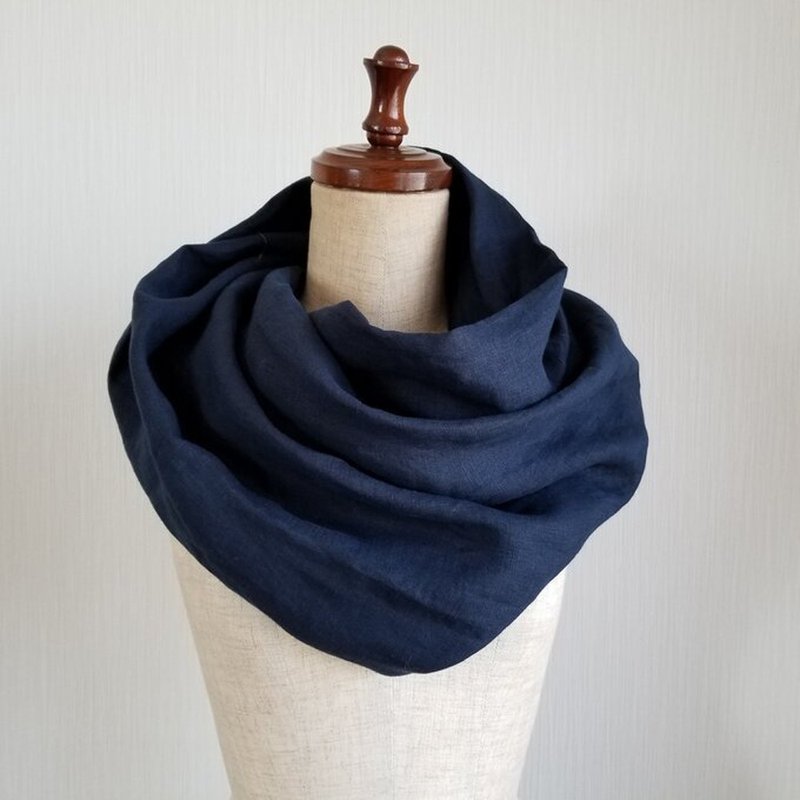 High quality Linen voluminous snood navy - ผ้าพันคอถัก - ผ้าฝ้าย/ผ้าลินิน สีน้ำเงิน