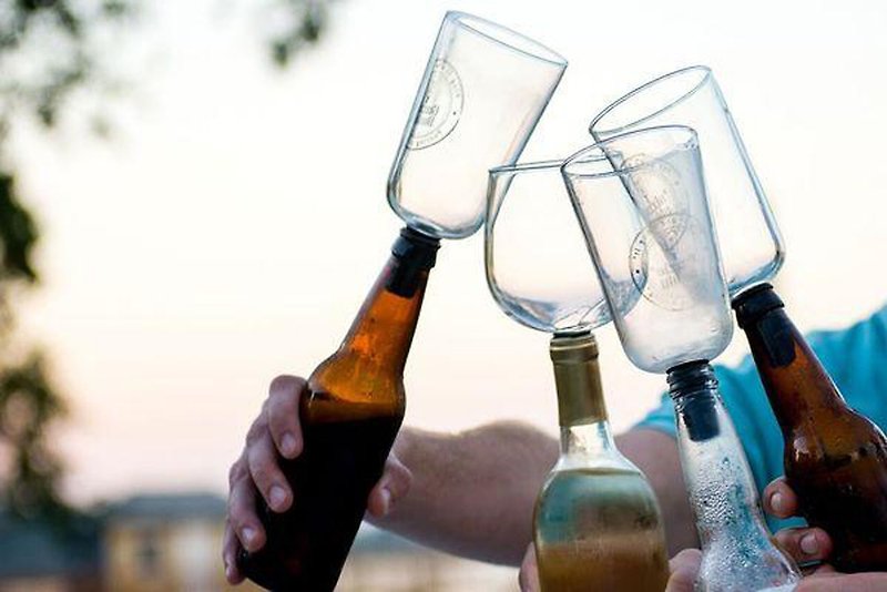 Guzzle Buddy Beer Bottle - Borosilicate Glass - Bar Glasses & Drinkware - Glass Transparent
