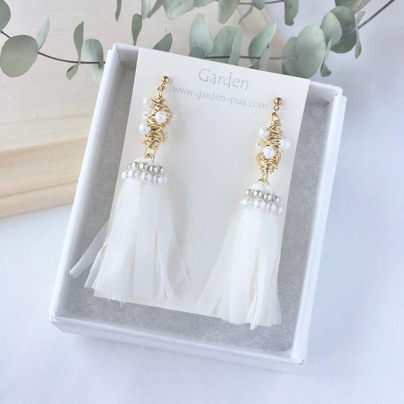 fusako earrings gold - 耳環/耳夾 - 其他金屬 白色