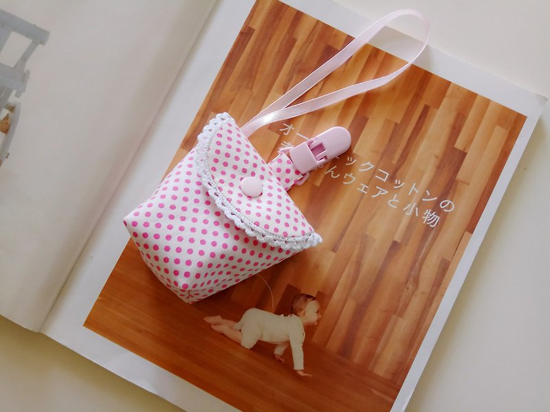 Pink dot cotton lace Miyuki gift nipple storage bag nipple bag + pacifier clip function - ผ้ากันเปื้อน - ผ้าฝ้าย/ผ้าลินิน สึชมพู