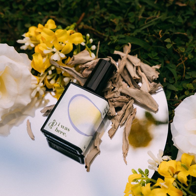 Osmanthus St. | Roll-on Perfume Oil 15ml - Fragrances - Essential Oils Multicolor