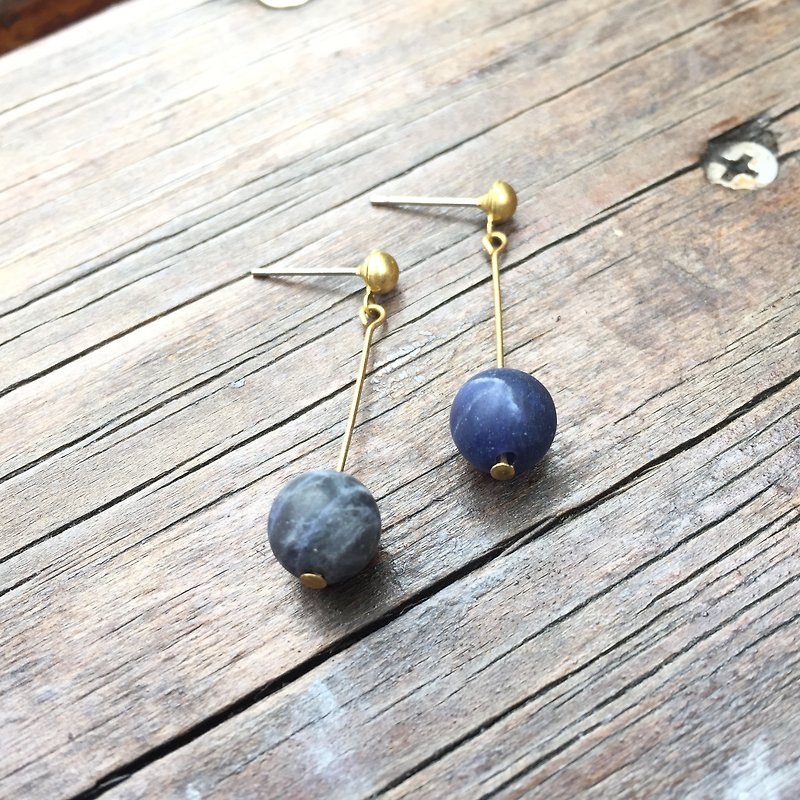 Natural stone shake earrings, tannins, blue soda stone, free changeable clip - Earrings & Clip-ons - Other Materials Blue