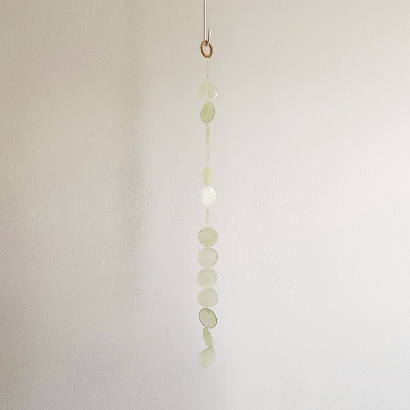 DIY-KIT|Helsinki Flower Shop-Green-Curtain|Shell Wind Chime Mobile|#0-495 - อื่นๆ - เปลือกหอย สีเขียว