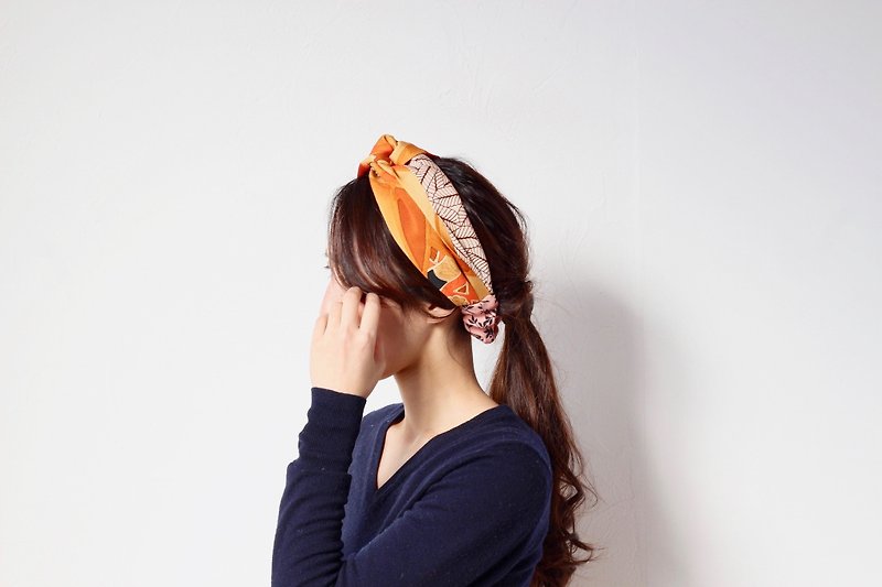 orange twist headband, Kimono accessory, turban - ที่คาดผม - ผ้าไหม สีส้ม