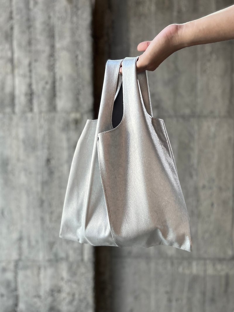 八兩手提袋  銀光【LBT Pro】 - 手提包/手提袋 - 真皮 銀色