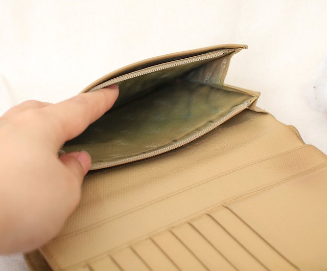 Back to Green:: CHANEL skin color long clip vintage wallet - Shop back-to-green  Wallets - Pinkoi