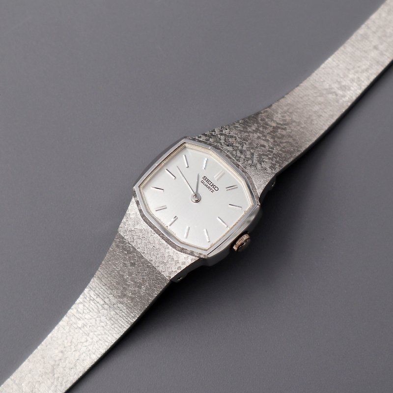 SEIKO Advanced Guided Embossed Chain with Quartz Antique Watch - นาฬิกาผู้หญิง - วัสดุอื่นๆ 