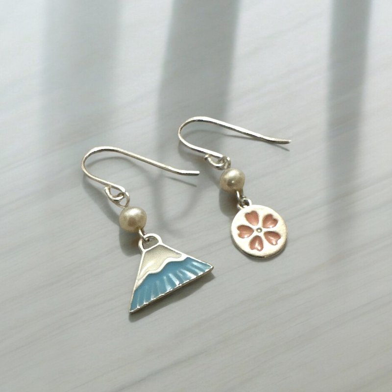 Blue Mt. Fuji with Sakura in Circle Silver 925 & Fresh Water Pearl Earrings - Earrings & Clip-ons - Other Metals Pink