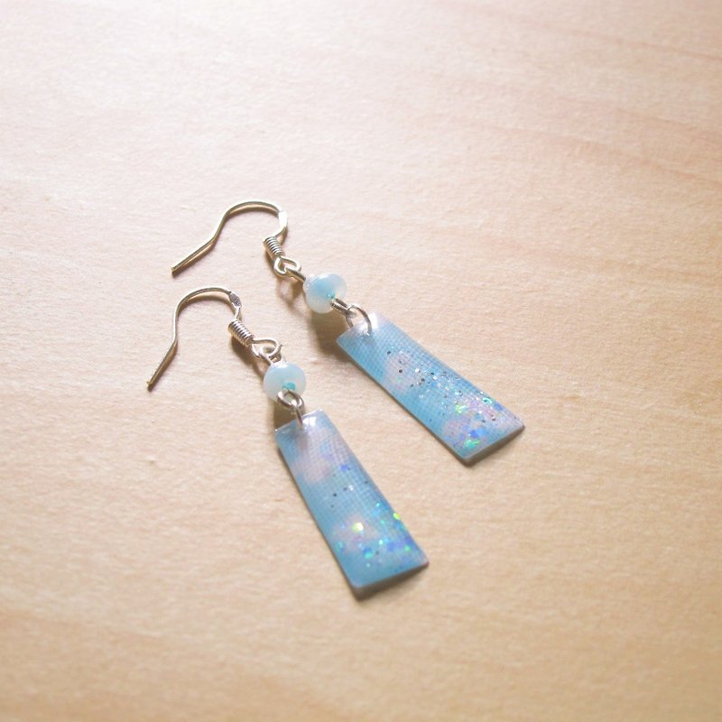 Cream drops x blue sky and white clouds // 2nd use ornaments/ cloth ornaments/ cloth earrings - Earrings & Clip-ons - Cotton & Hemp 