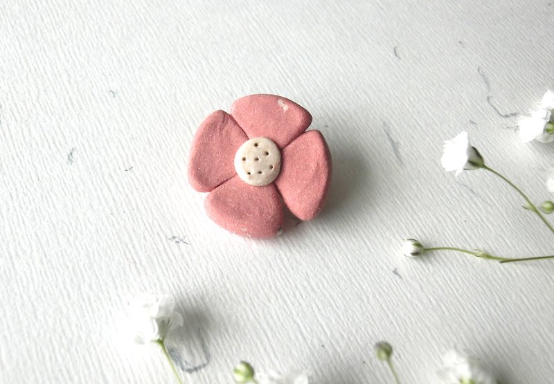 Ceramic brooch / pin - Pink / Flower / Natural / Yellow/ Simple/ Plant - เข็มกลัด - เครื่องลายคราม สึชมพู