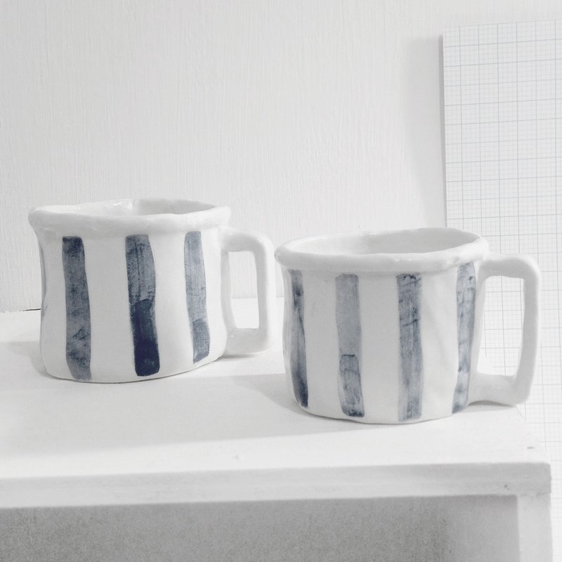 Blue Serenity White Porcelain Mugs - แก้วมัค/แก้วกาแฟ - เครื่องลายคราม สีน้ำเงิน