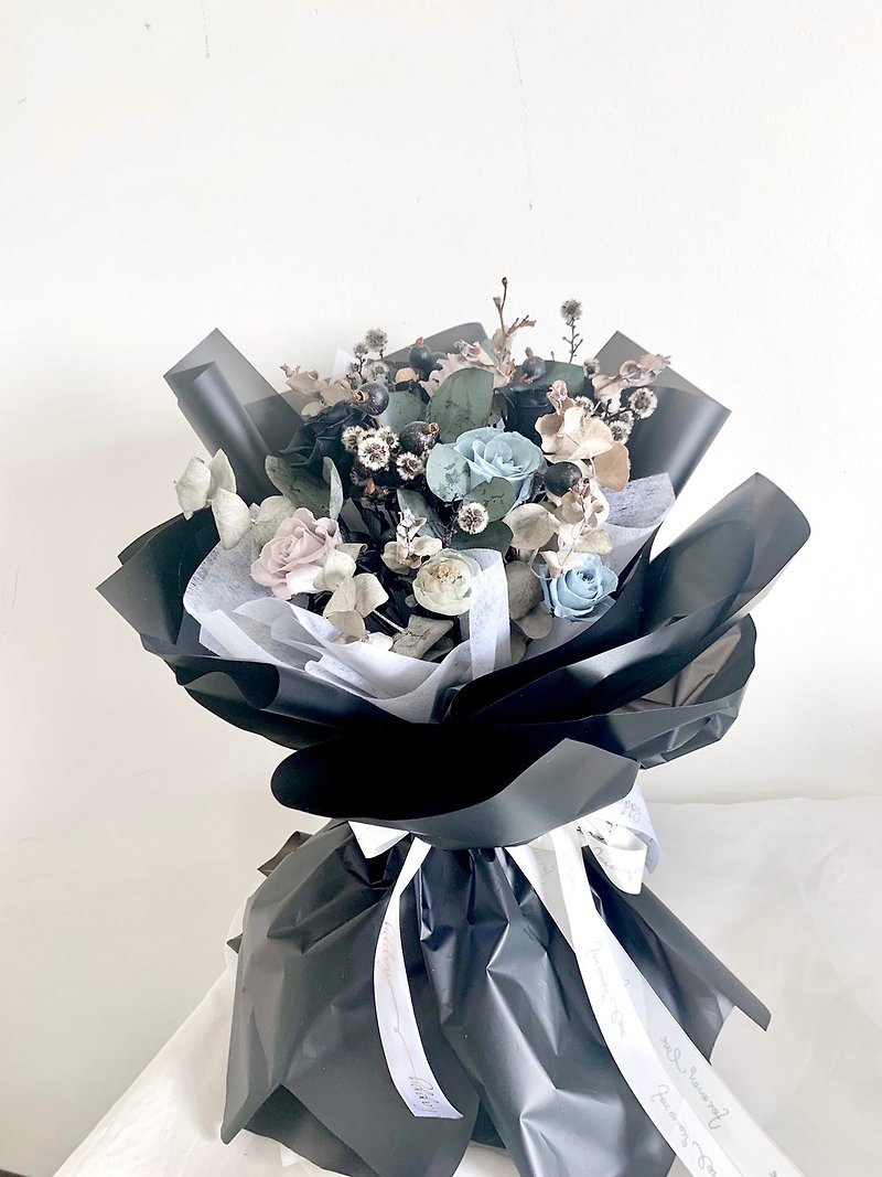 Mysterious Preserved Bouquet-Black and Gray - ช่อดอกไม้แห้ง - พืช/ดอกไม้ 