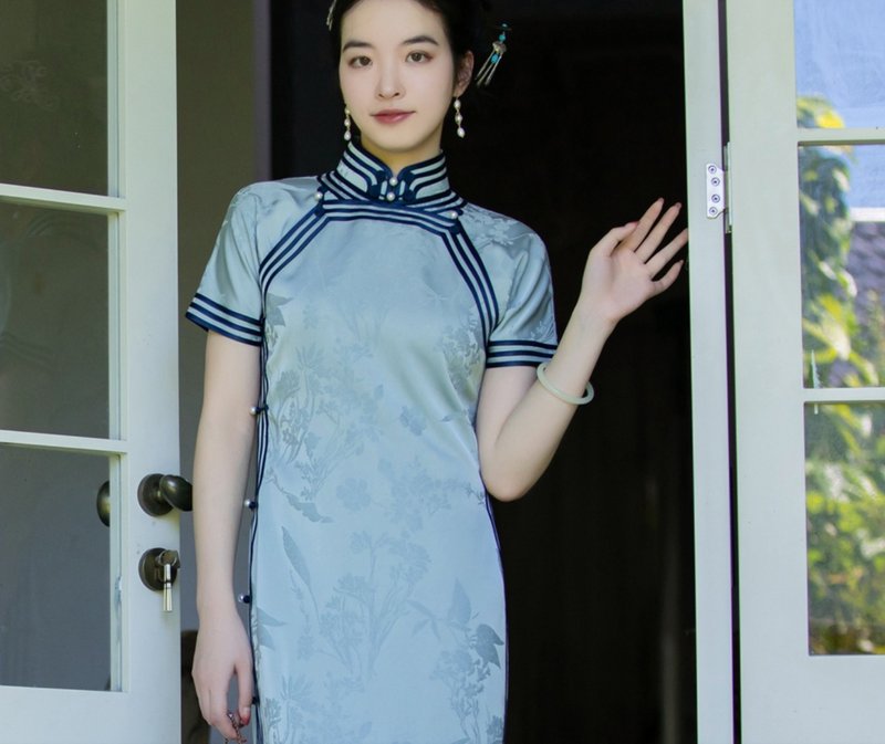 Qingshan Shiyu Chinese retro heavy-duty Meiling ancient cheongsam - กี่เพ้า - วัสดุอื่นๆ สีน้ำเงิน