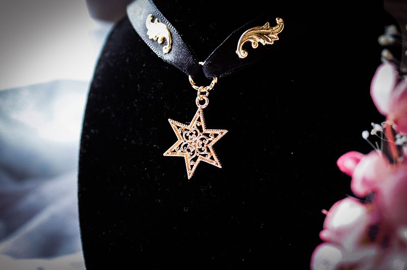 *Mi Luna Story*Rising Star Neckwear - Necklaces - Other Metals Gold