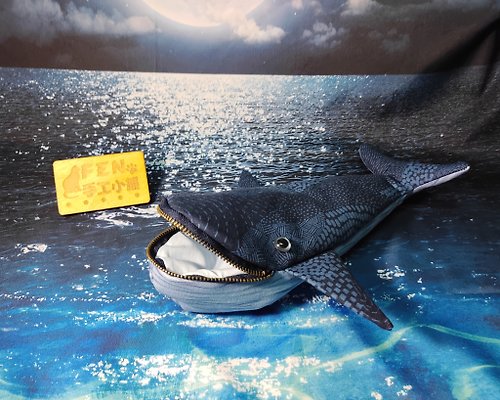 FEN手工小鋪 海洋生物袋物系列-美國限量布-海洋風藍色花紋鯨魚款筆袋-鯨魚袋