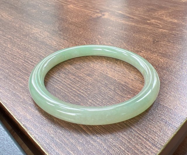 翡翠製 淡い緑色バングル B610-0115] ジェイド JADE ヒスイ 本翡翠 バングル 天然石