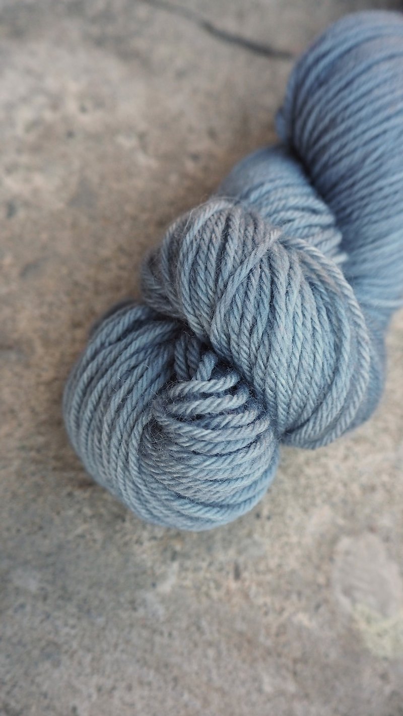 手染線。藍灰(Sport 100%美麗諾) - 編織/羊毛氈/布藝 - 羊毛 