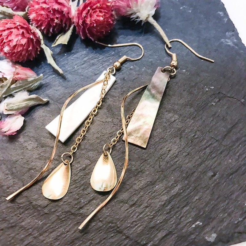 [Da Da Daily] Shell golden earrings - Earrings & Clip-ons - Other Metals Gold