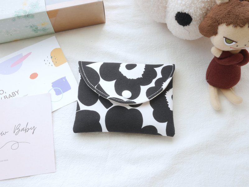 Sanitary tampon bag storage bag Finnish poppy black style - กล่องเก็บของ - ผ้าฝ้าย/ผ้าลินิน สีดำ