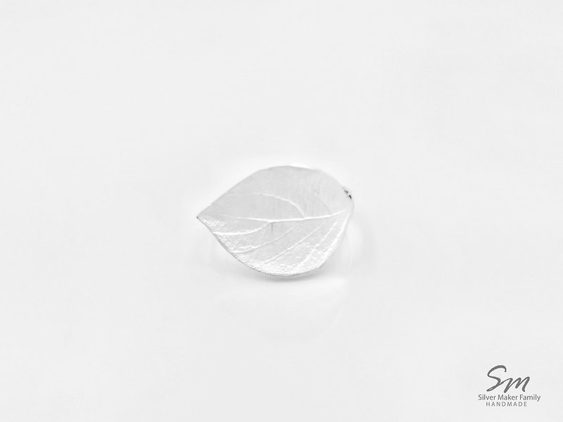手工製作的92.5%純銀可調戒指 葉子設計 白色砂紋飾面 無鎳 - 戒指 - 純銀 白色
