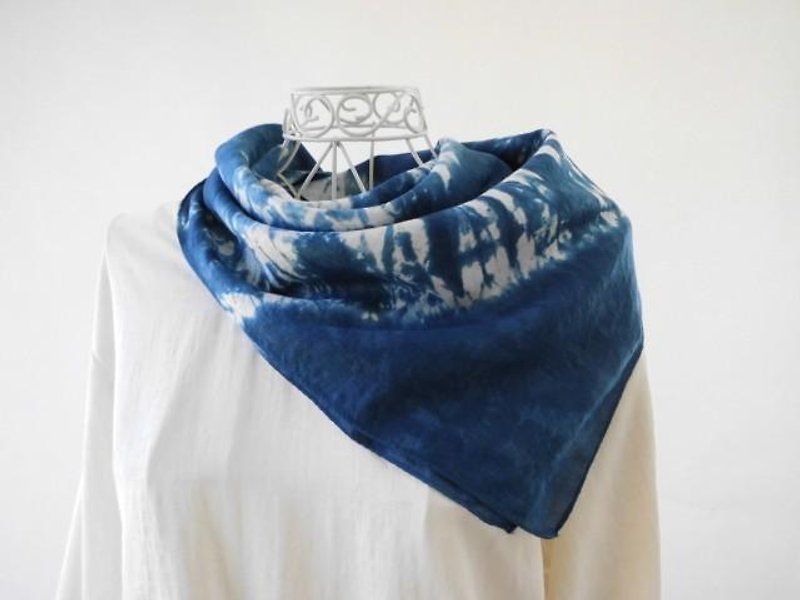 3_ Extra fine linen indigo dye bandana (natural indigo/tie dye) limited item - อื่นๆ - ผ้าฝ้าย/ผ้าลินิน สีน้ำเงิน