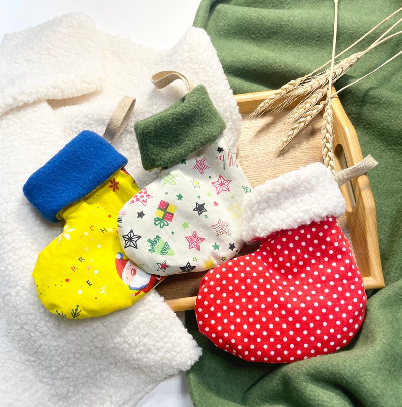 毛絨絨聖誕襪掛飾 - 擺飾/家飾品 - 棉．麻 多色