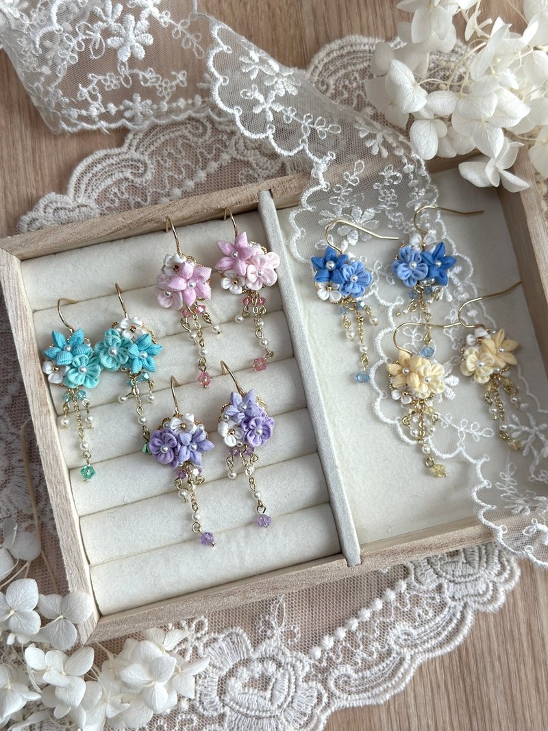 Three kinds of flower fine work flower earrings in five colors - ต่างหู - ผ้าฝ้าย/ผ้าลินิน หลากหลายสี