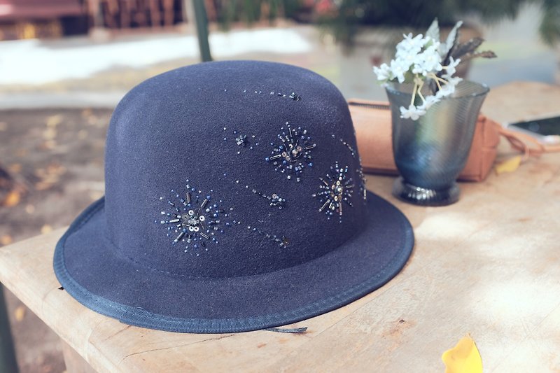 *Star of the universe*Ink blue felt hat - Hats & Caps - Paper Blue